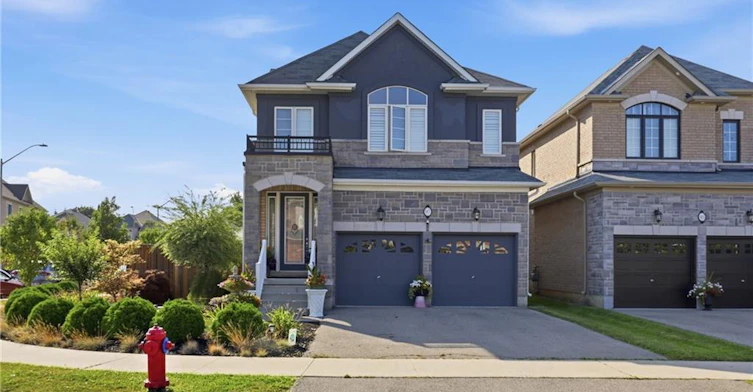 Main & Upper-97 Narbonne Crescent, Hamilton, ON, L8J 0J6