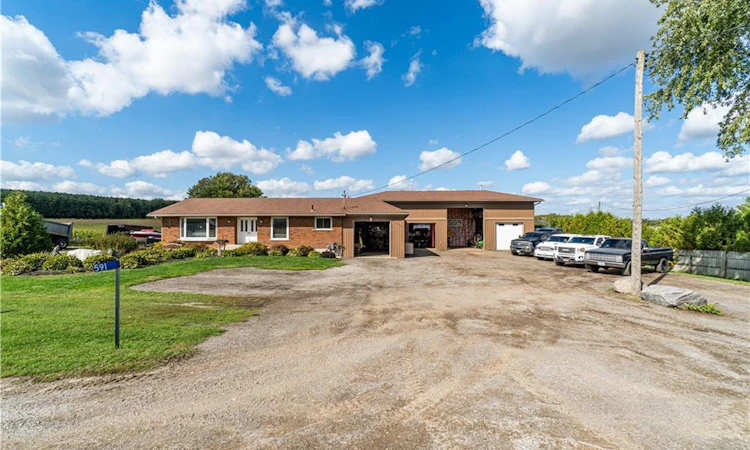 591 Governors Road E