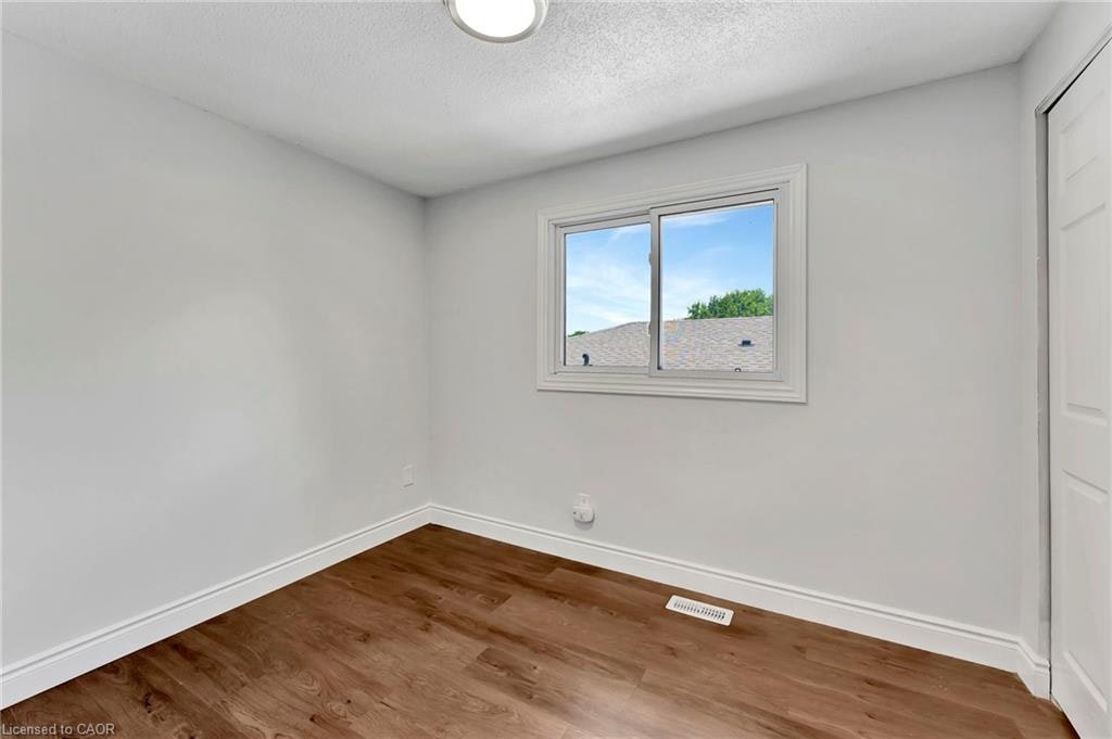 1-7 Hillside Drive, Kitchener, ON, N2E 1R1 - 9
