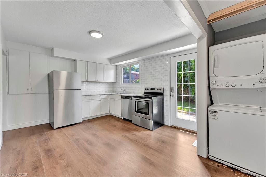 1-7 Hillside Drive, Kitchener, ON, N2E 1R1 - 2