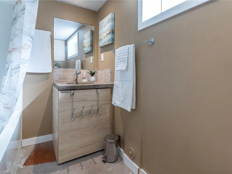 274 East 38th Street, Hamilton, ON, L8V 4G3 - 14