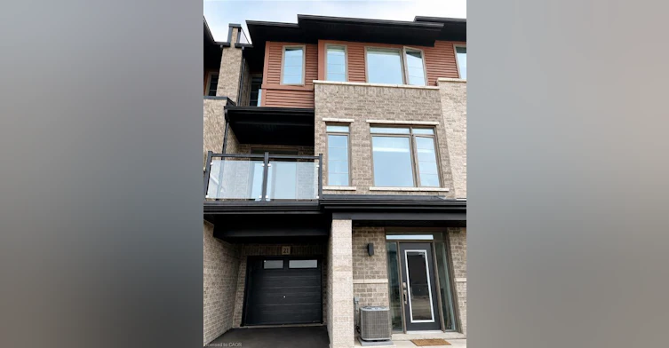 21-5000 Connor Drive, Lincoln, ON, L3J 0T4