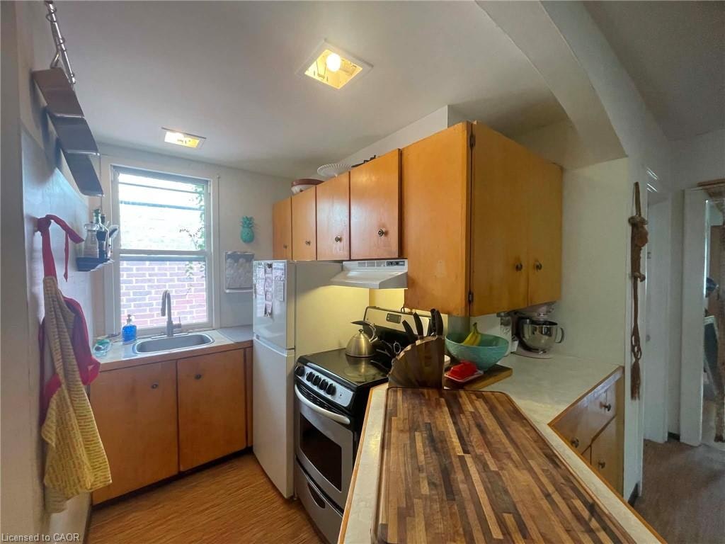 270 West 18th Street, Hamilton, ON, L9C 4G9 - 2