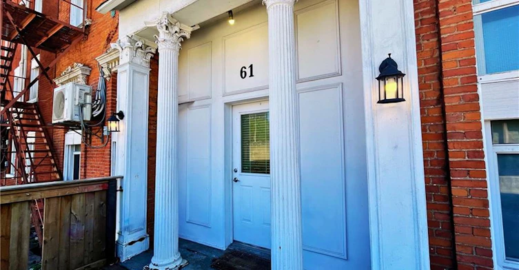 61 Hurst Place S, Hamilton, ON, L8P 3E6 - 2