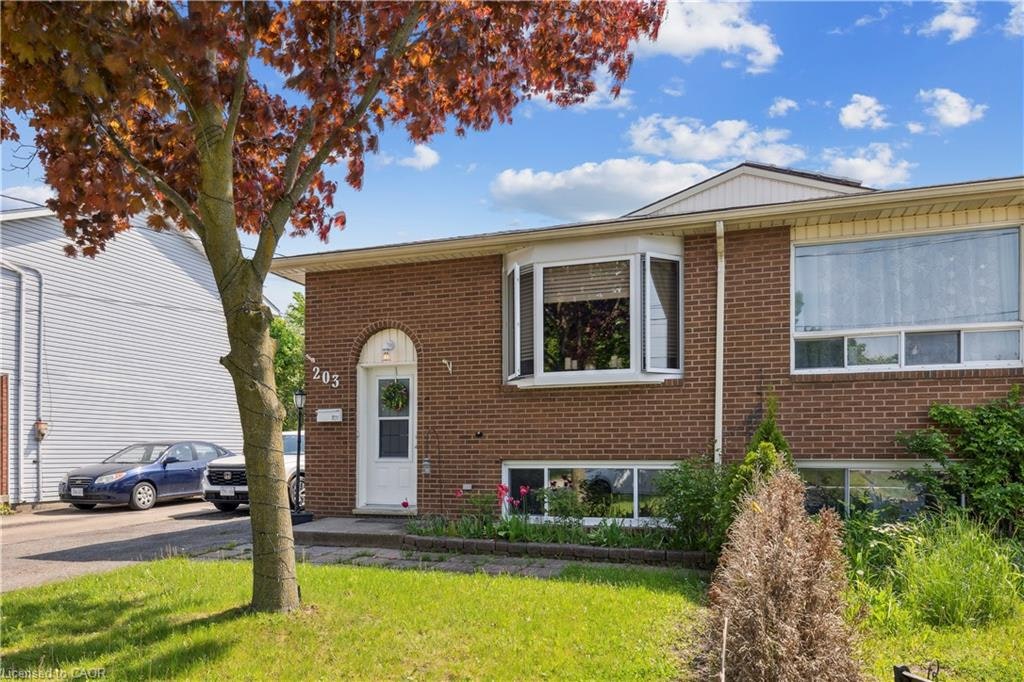 Upper-203 Commercial Street, Welland, ON, L3B 5Z5 - 2
