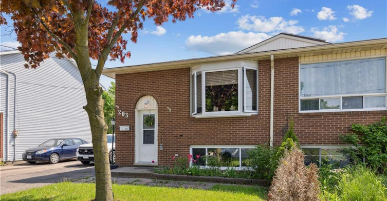 Upper-203 Commercial Street, Welland, ON, L3B 5Z5 - 2