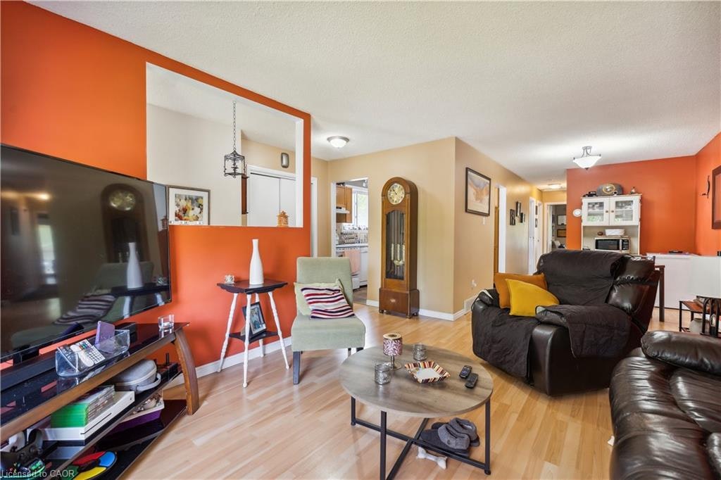 Upper-203 Commercial Street, Welland, ON, L3B 5Z5 - 6