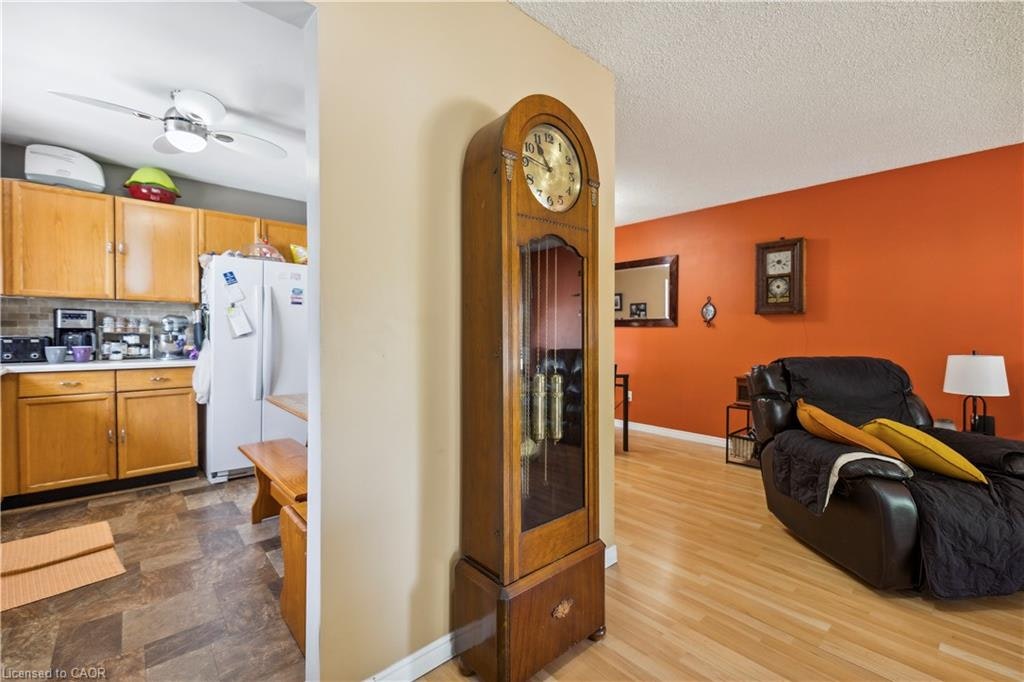 Upper-203 Commercial Street, Welland, ON, L3B 5Z5 - 5