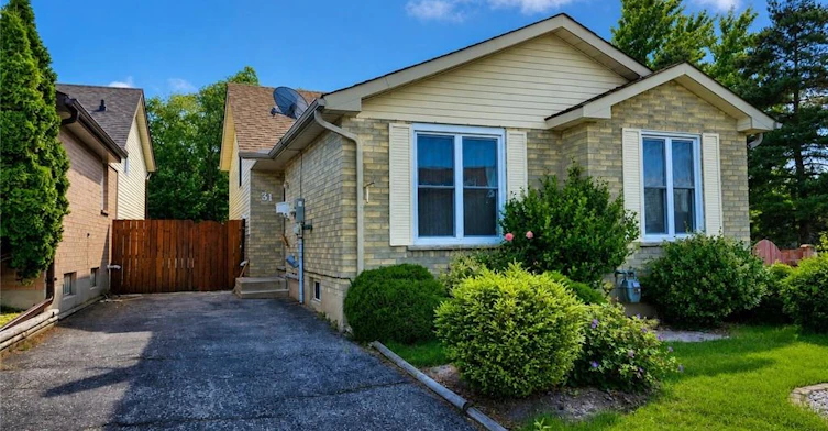 31 Old Carriage Drive, Kitchener, ON, N2P 1H5