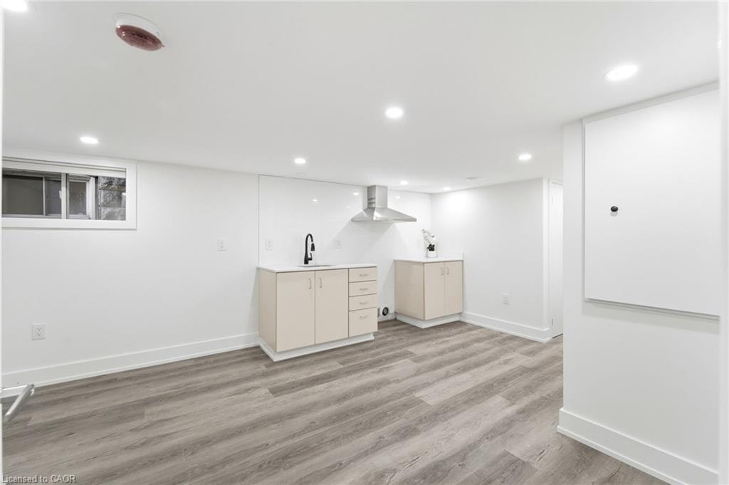 Lower-968 Main Street E, Hamilton, ON, L8M 1M8 - 2