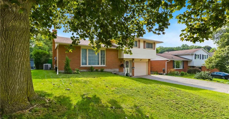 1-7 Crestwood Drive, Cambridge, ON, N1S 3N8 - 3