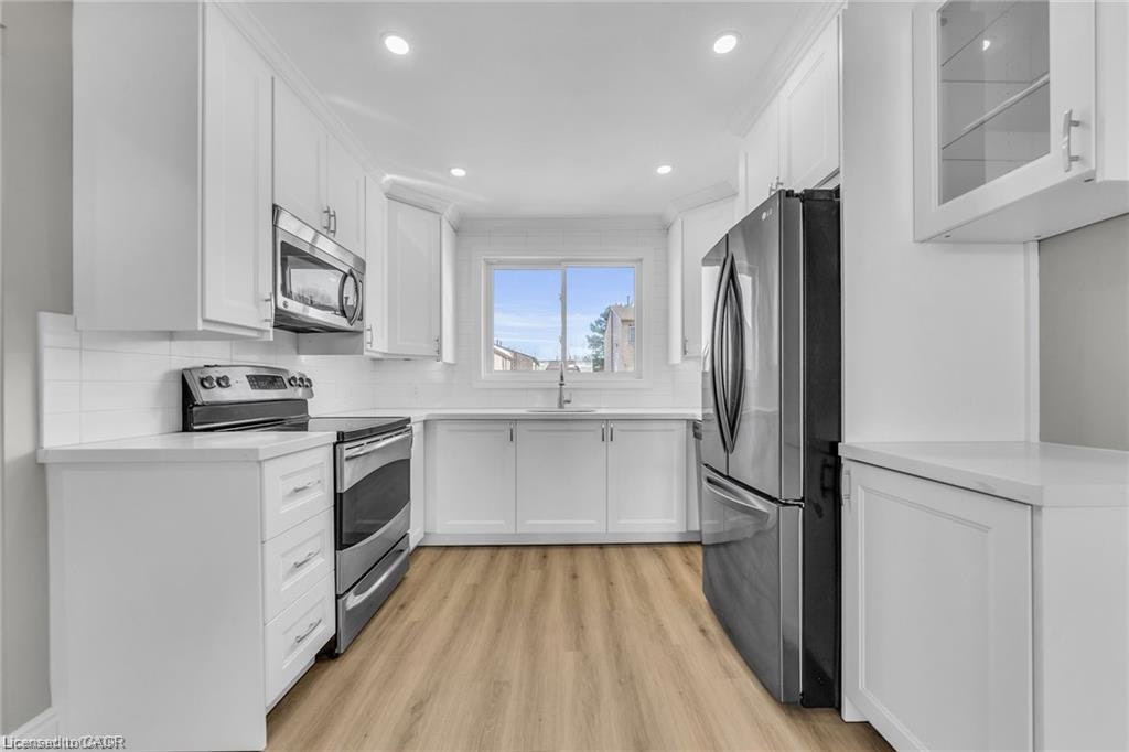 34-250 Magnolia Drive, Hamilton, ON, L9C 6M3 - 2
