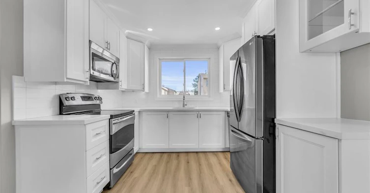 34-250 Magnolia Drive, Hamilton, ON, L9C 6M3 - 2