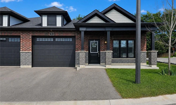 16 Brookfield Lane