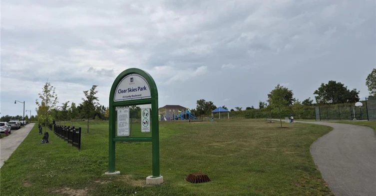 24 Gunby Boulevard, Hamilton, ON, L8B 0T2 - 4