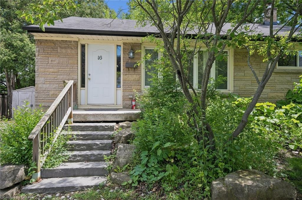 16 Beaucourt Place, Hamilton, ON, L8S 2P7