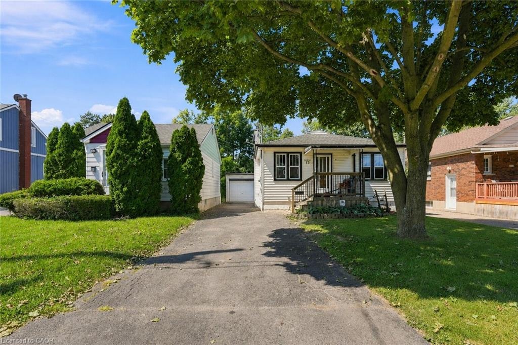 13 Prestwick Avenue, St. Catharines, ON, L2P 2E5