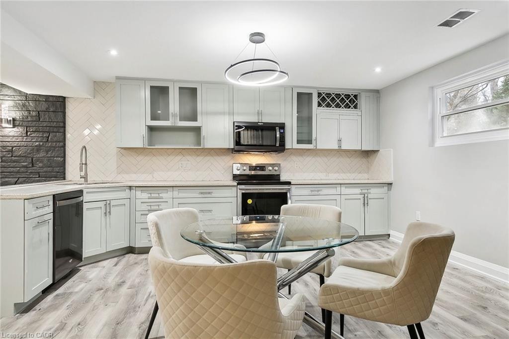 34 Jerseyville Road E, Hamilton, ON, L9G 1K1 - 34