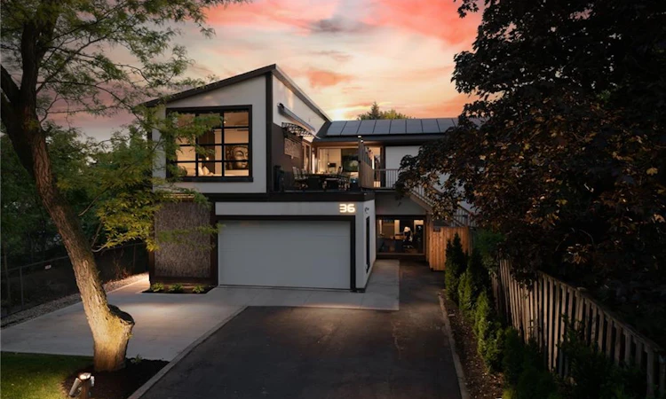 36 Lakeview Drive