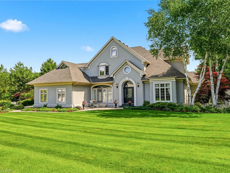 28 Millcreek Court, Hamilton, ON, L9G 4Z3