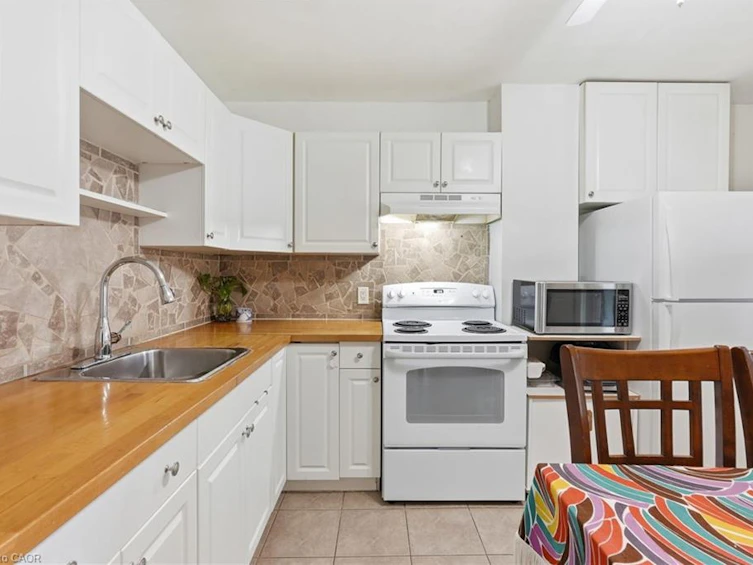 127 Park Row N, Hamilton, ON, L8H 4E7 - 9