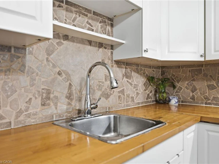 127 Park Row N, Hamilton, ON, L8H 4E7 - 8