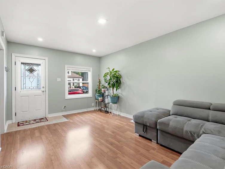 127 Park Row N, Hamilton, ON, L8H 4E7 - 5