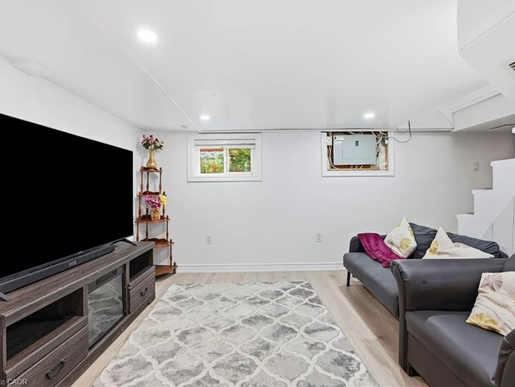 127 Park Row N, Hamilton, ON, L8H 4E7 - 17