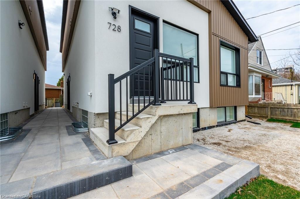 A-728 Eleventh Avenue, Hamilton, ON, L8T 2K8