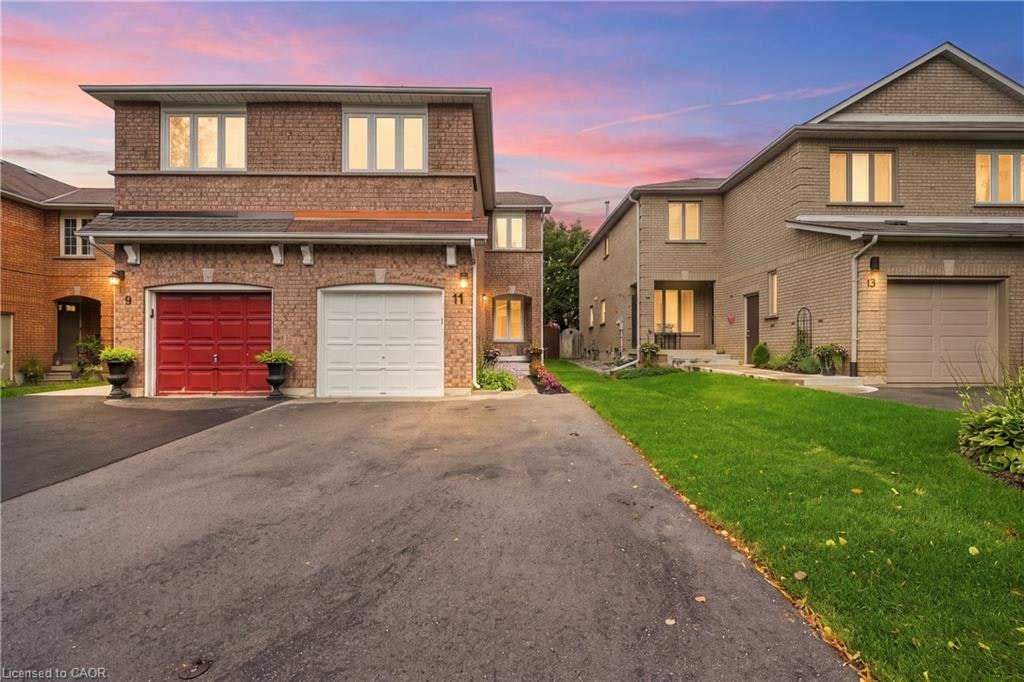 11 Wakefield Lane, Hamilton, ON, L8B 0M2