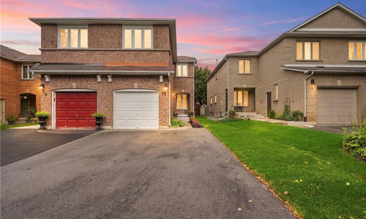 11 Wakefield Lane