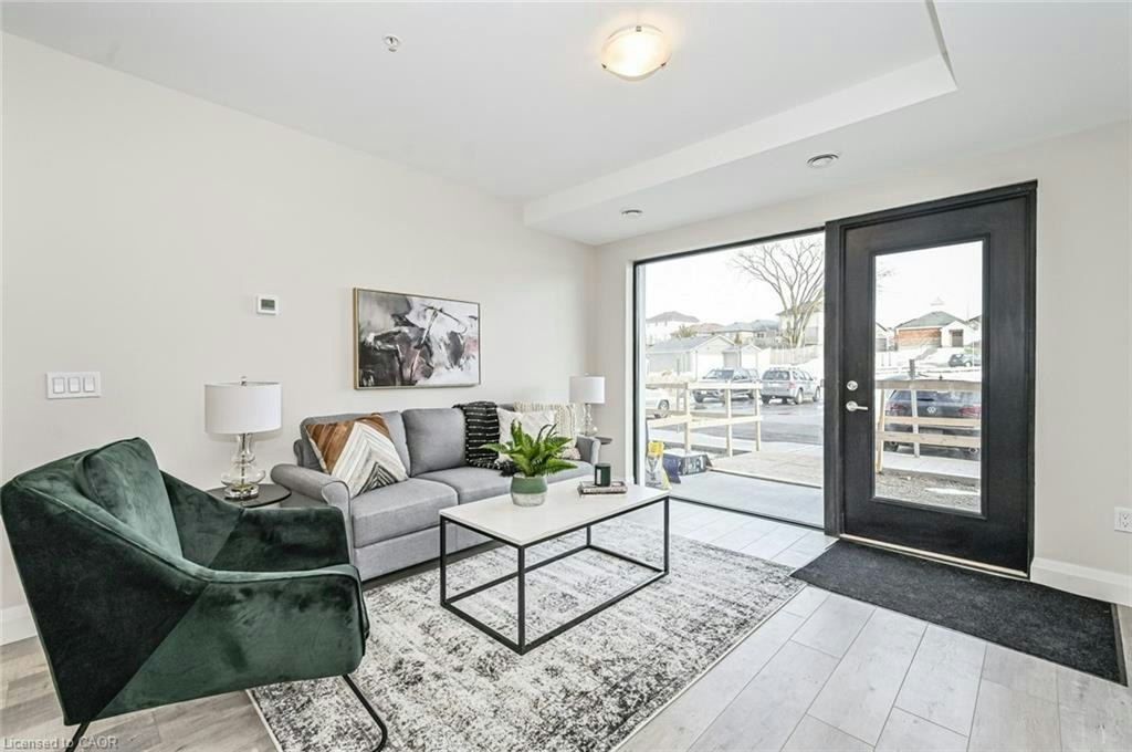 114-5 Wake Robin Drive, Kitchener, ON, N2E 0H6 - 2