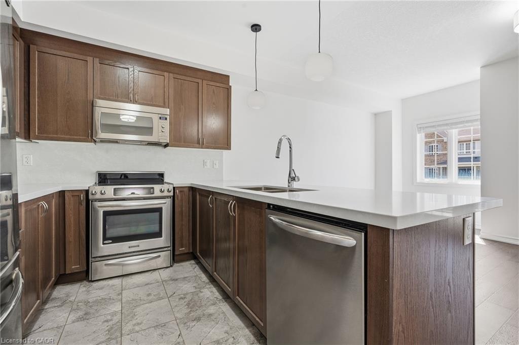 26 Hiscott Drive, Hamilton, ON, L8B 0A3 - 6