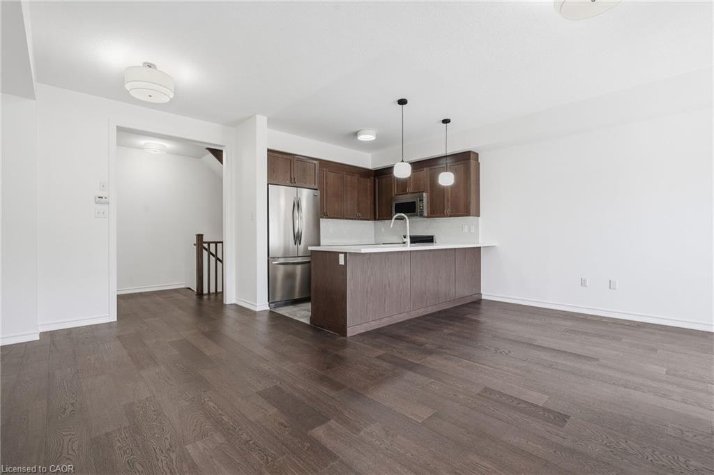 26 Hiscott Drive, Hamilton, ON, L8B 0A3 - 8