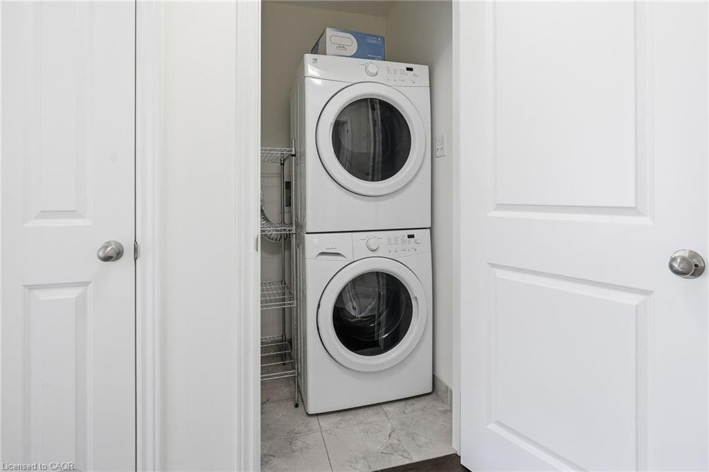 26 Hiscott Drive, Hamilton, ON, L8B 0A3 - 23