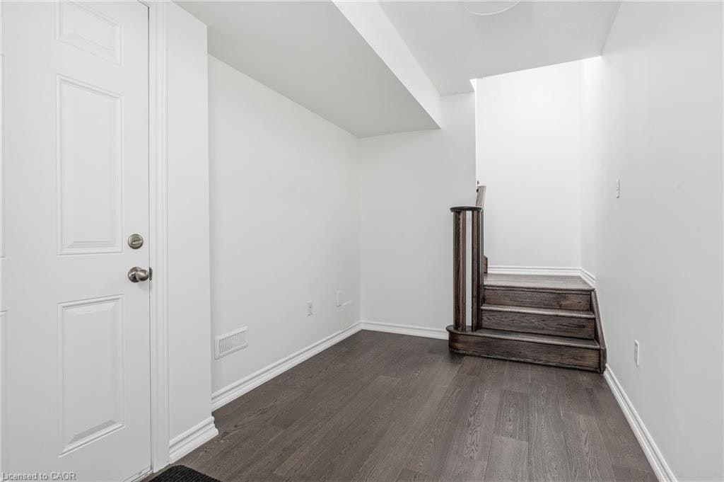 26 Hiscott Drive, Hamilton, ON, L8B 0A3 - 3
