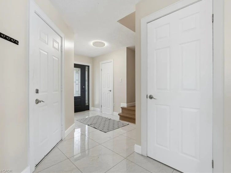 18 Sable Drive, Hamilton, ON, L9K 1K9 - 5