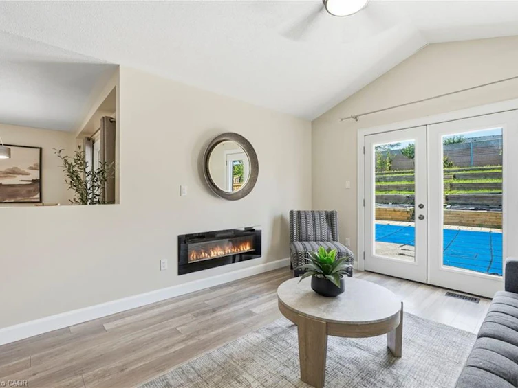 18 Sable Drive, Hamilton, ON, L9K 1K9 - 9