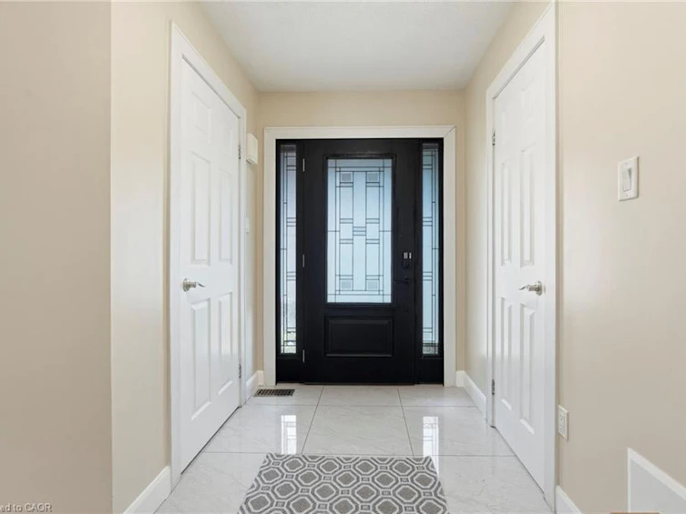 18 Sable Drive, Hamilton, ON, L9K 1K9 - 4