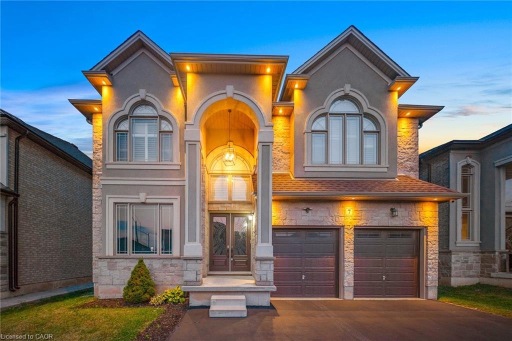 7 Riesling Court, Hamilton, ON, L8G 0B4