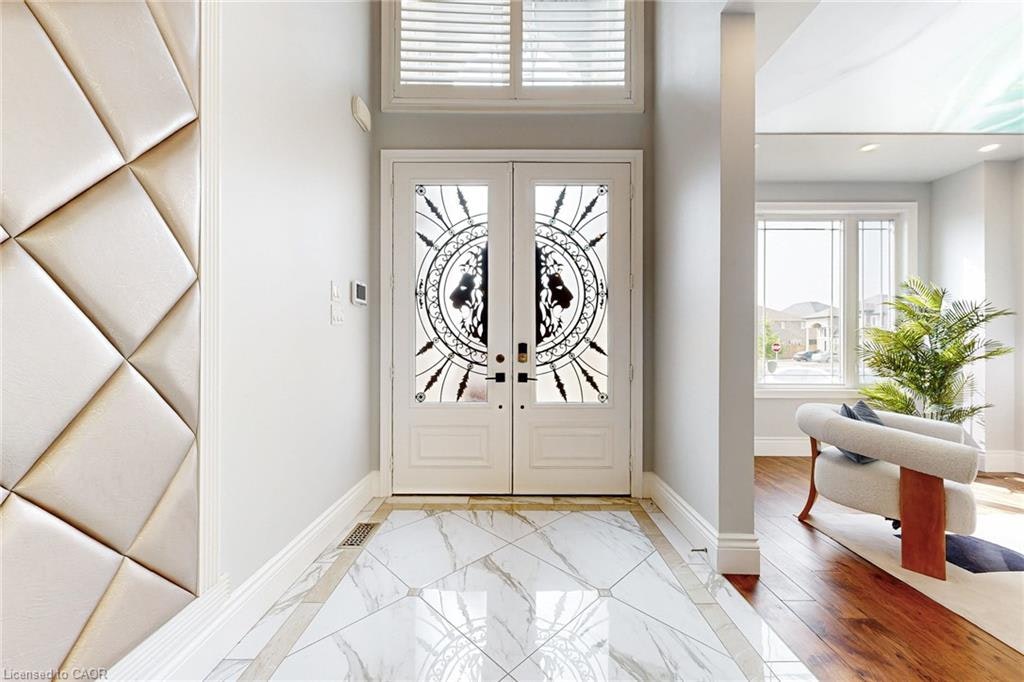 7 Riesling Court, Hamilton, ON, L8G 0B4 - 8