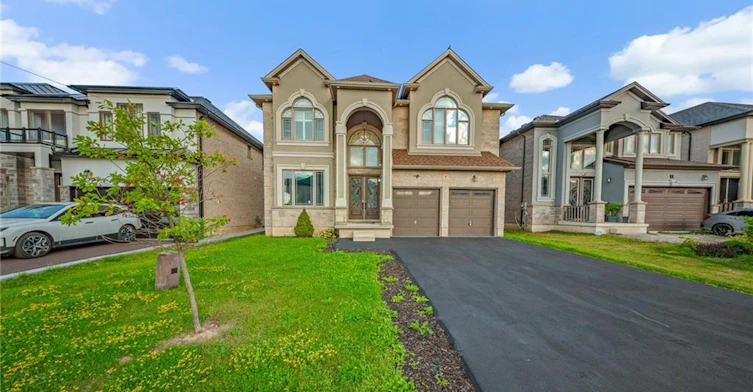 7 Riesling Court, Hamilton, ON, L8G 0B4 - 2