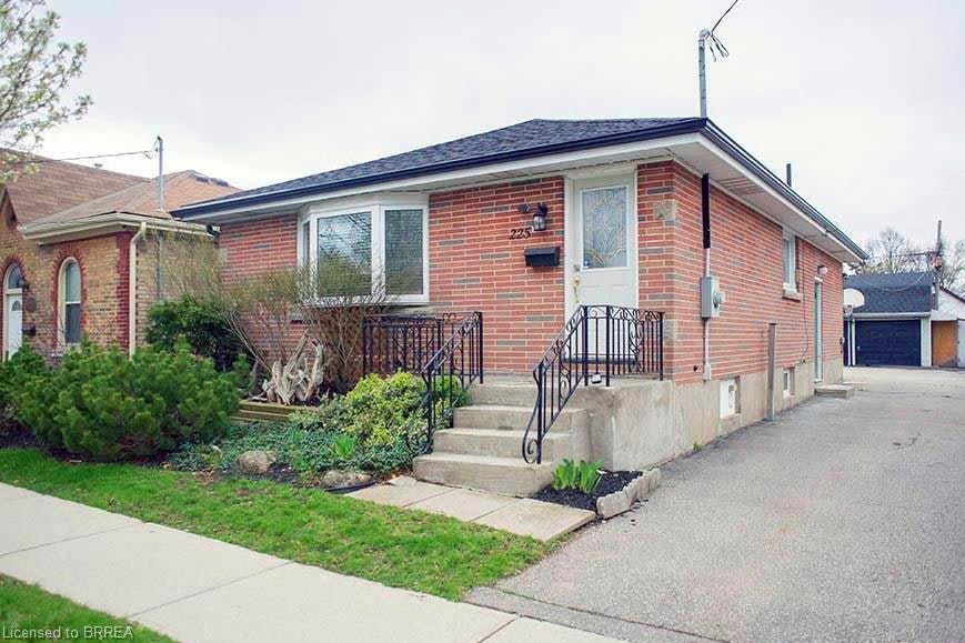 MAIN-225 Chatham Street, Brantford, ON, N3S 4H2
