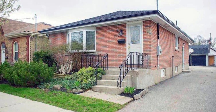 MAIN-225 Chatham Street, Brantford, ON, N3S 4H2
