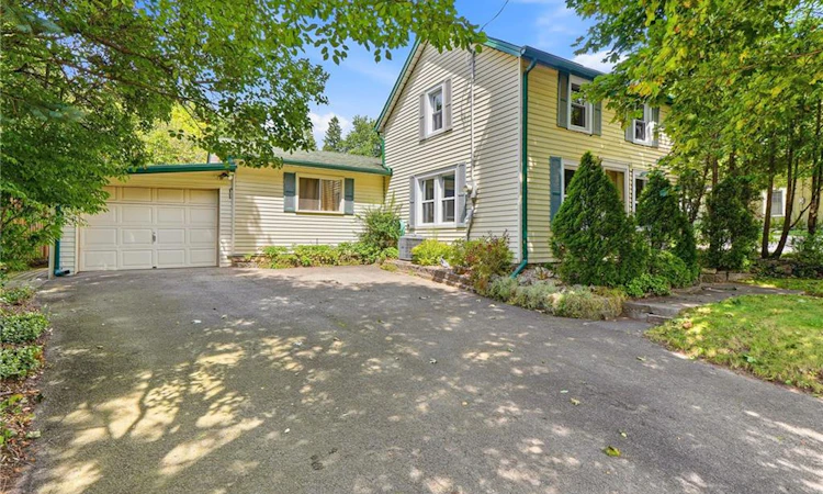 361 Dundas Street E