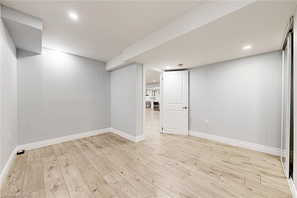 Lower-7 Riesling Court, Hamilton, ON, L8G 0B4 - 12