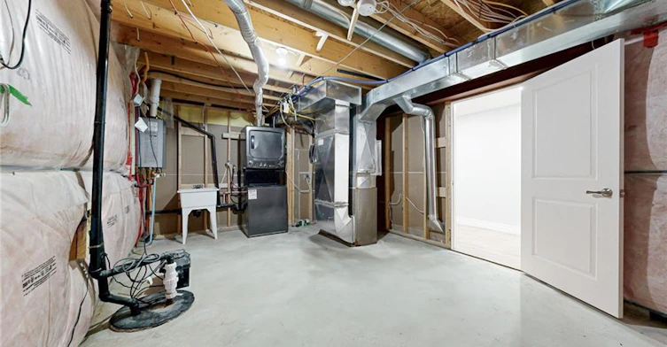 Lower-7 Riesling Court, Hamilton, ON, L8G 0B4 - 15
