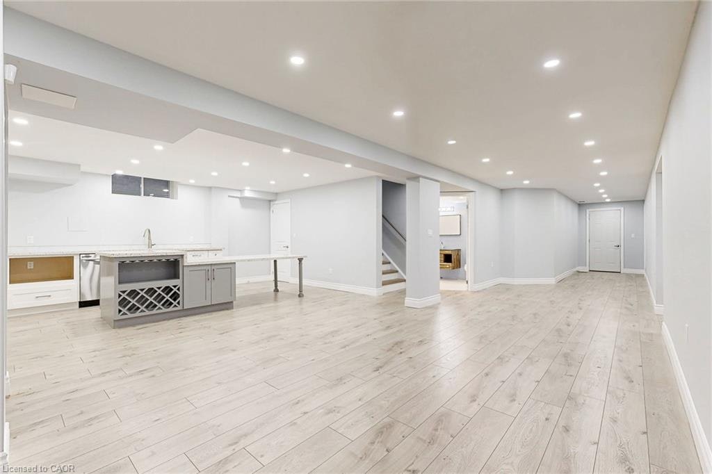 Lower-7 Riesling Court, Hamilton, ON, L8G 0B4 - 4
