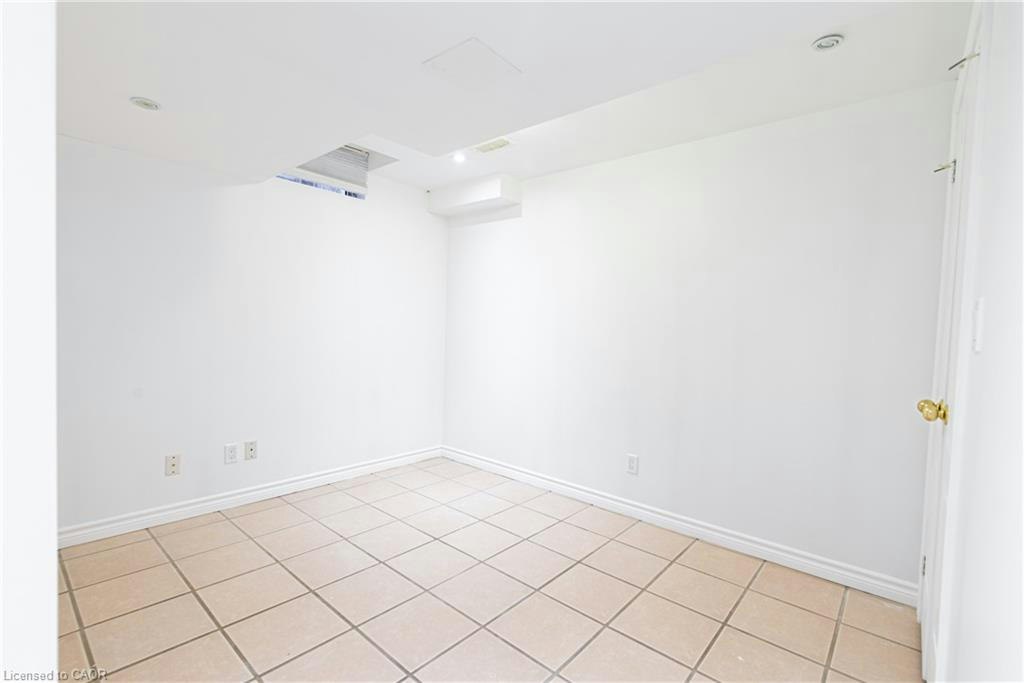Room E-119 Summers Drive, Thorold, ON, L2V 5C7 - 27