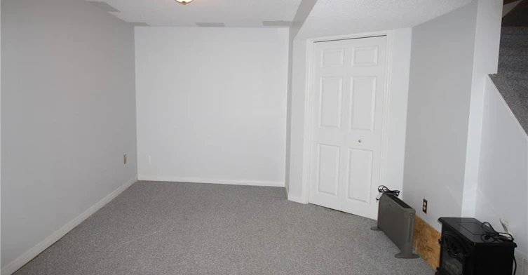 BSMT-144 Huntingwood Avenue, Hamilton, ON, L9H 6X7 - 13